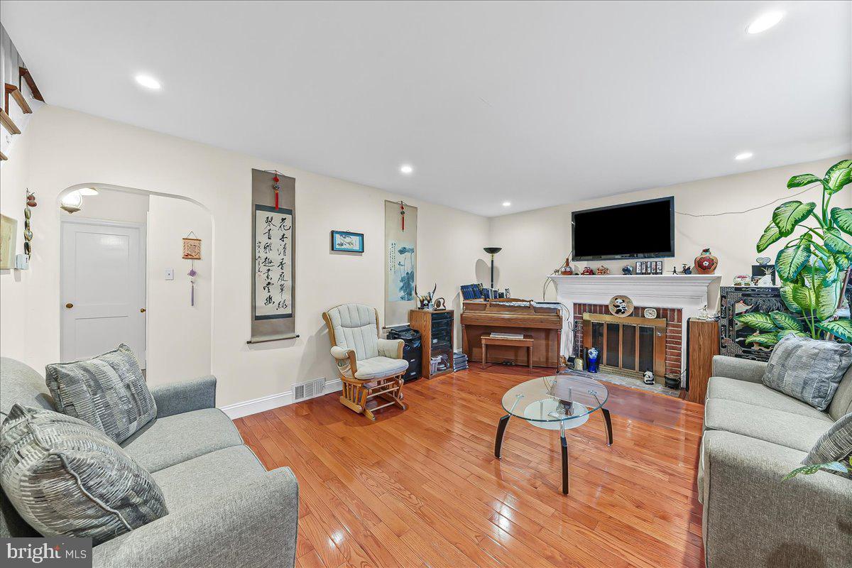 113 Glendale Road Havertown, PA 19083 - Photo 3 of 29