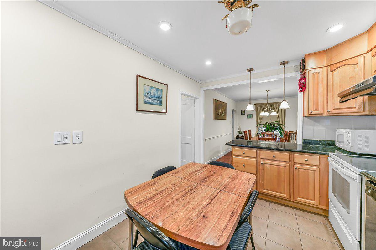 113 Glendale Road Havertown, PA 19083 - Photo 5 of 29