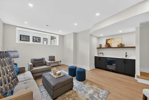 $1,150,000 | 1728 North Sawyer Avenue, Unit B, Chicago, IL 60647