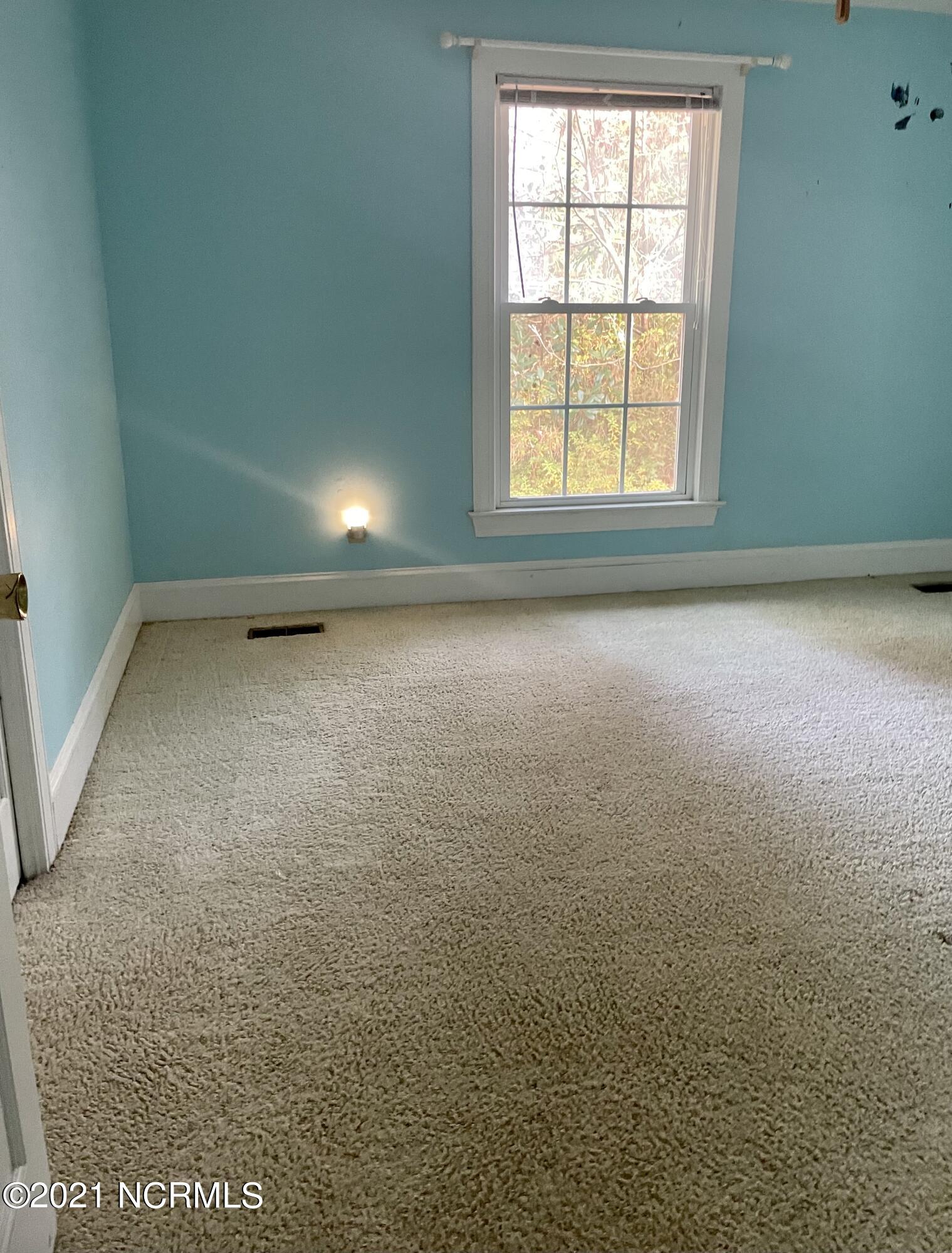 318 King George Road Greenville, NC 27858 - Photo 17 of 25 Bedroom 3 (2)