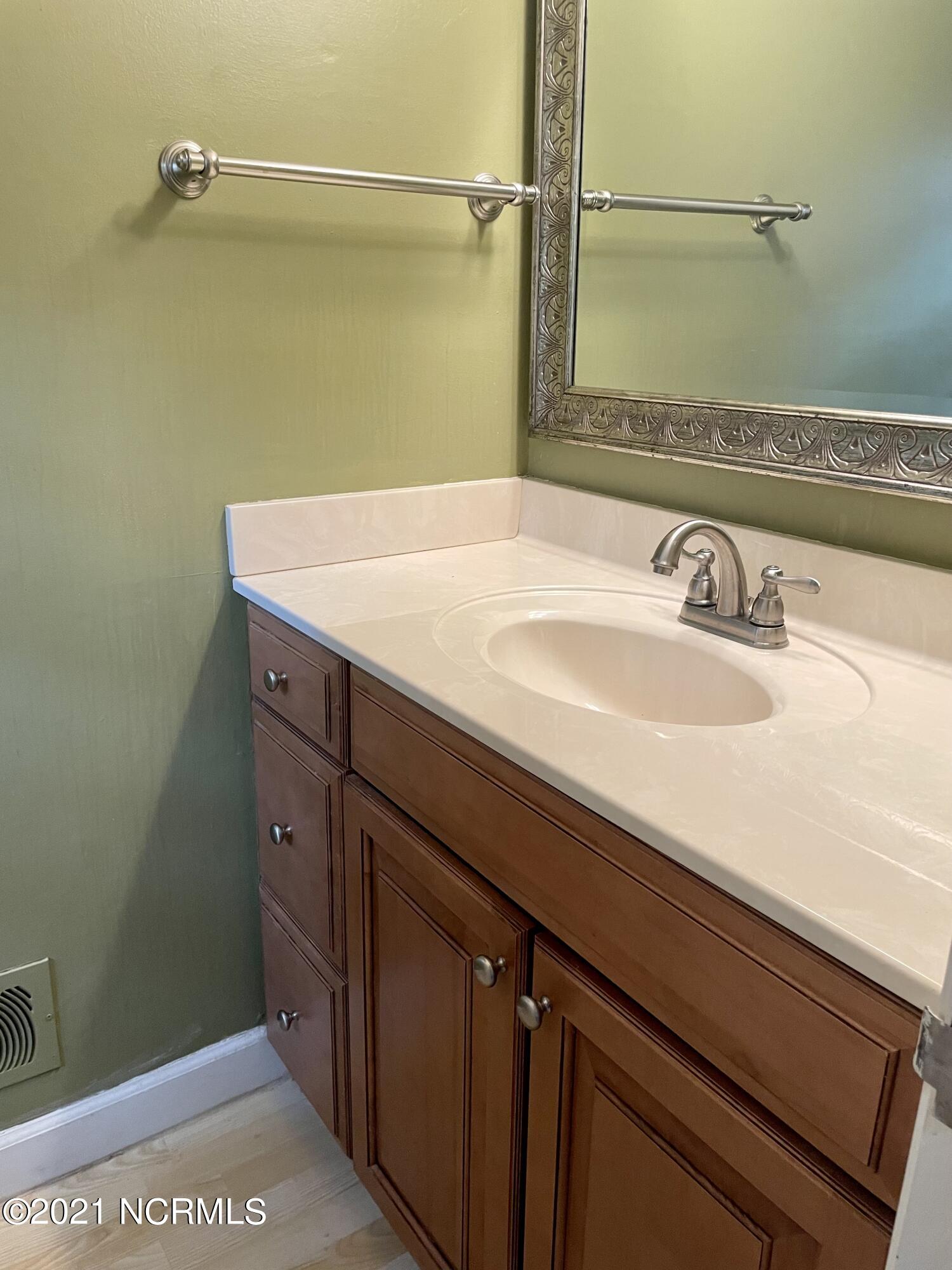 318 King George Road Greenville, NC 27858 - Photo 22 of 25 Powder Room