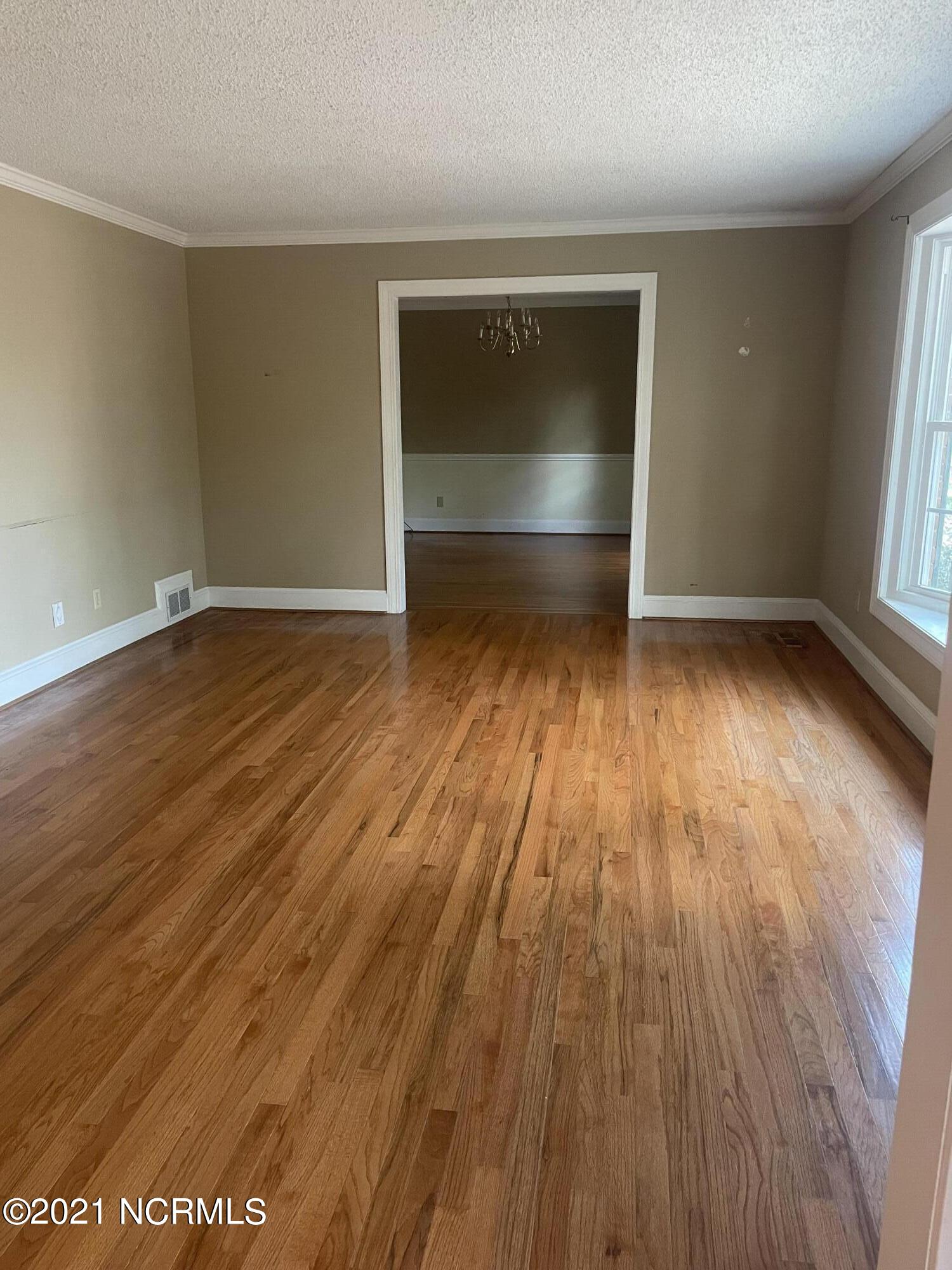 318 King George Road Greenville, NC 27858 - Photo 4 of 25 Formal Living Room