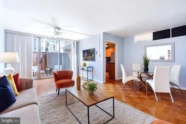 $2,100 | 3001 Veazey Terrace Northwest, Unit 528, Washington, DC 20008