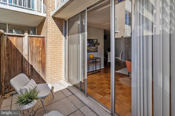 $2,100 | 3001 Veazey Terrace Northwest, Unit 528, Washington, DC 20008