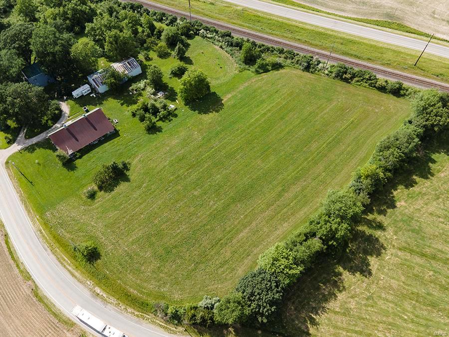 11765 Highland Road Highland, IL 62249 - Photo 5 of 6