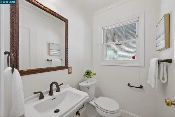 $2,450,000 | 10 Greenwood Court, Orinda, CA 94563