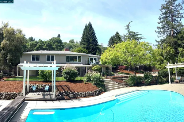 $2,450,000 | 10 Greenwood Court, Orinda, CA 94563