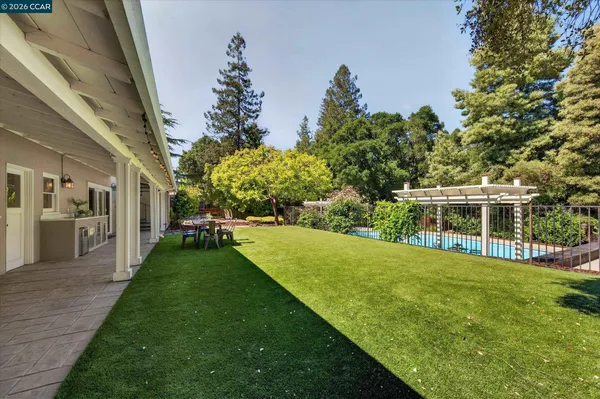 $2,450,000 | 10 Greenwood Court, Orinda, CA 94563