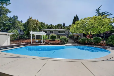 $2,450,000 | 10 Greenwood Court, Orinda, CA 94563