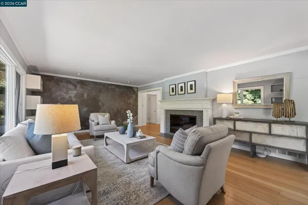 $2,450,000 | 10 Greenwood Court, Orinda, CA 94563