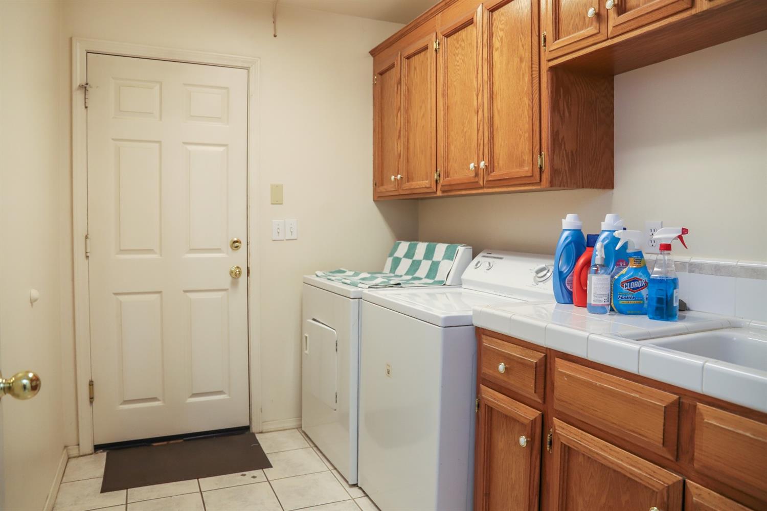 118 Gable Way Madera, CA 93637 - Photo 16 of 34