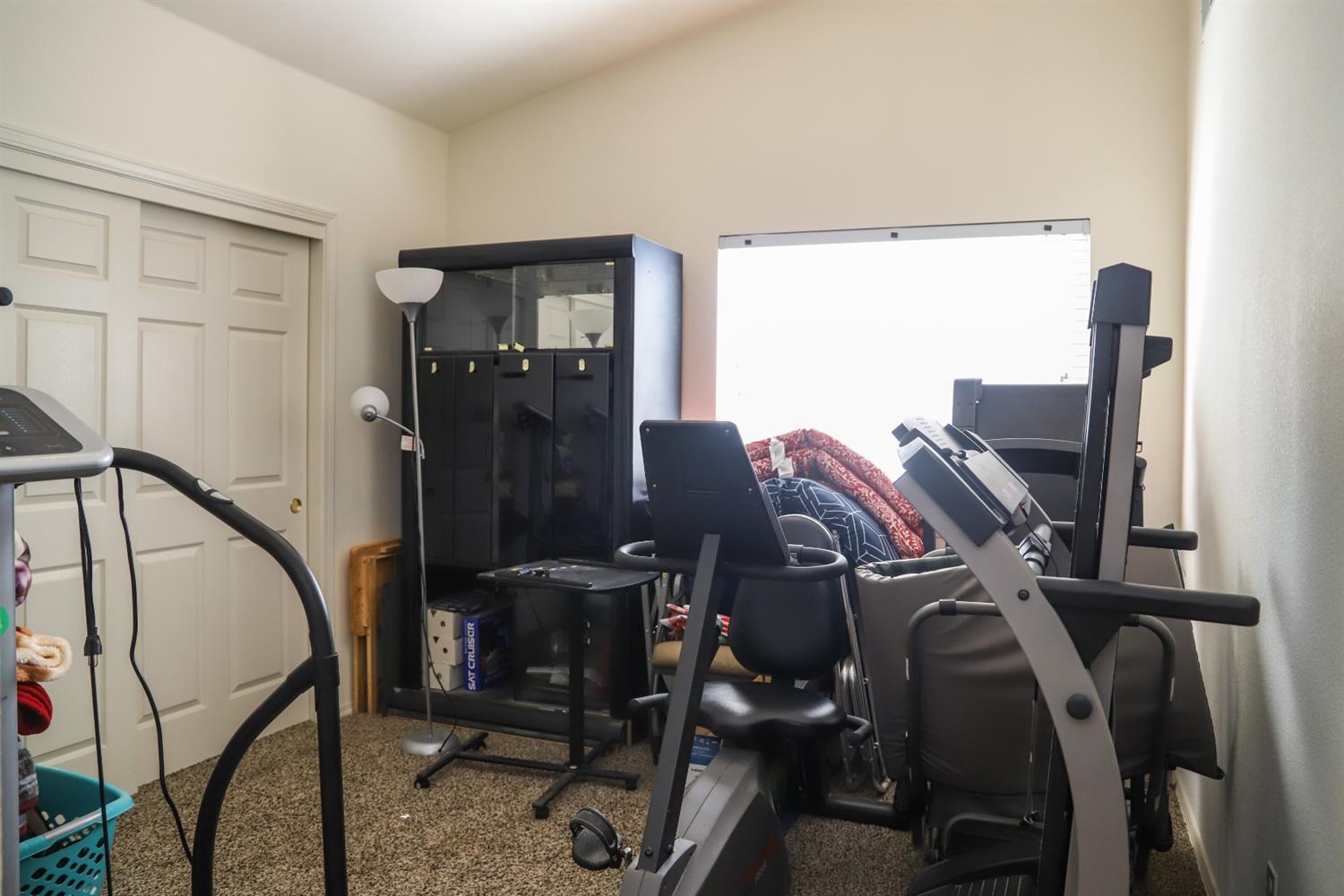 118 Gable Way Madera, CA 93637 - Photo 17 of 34