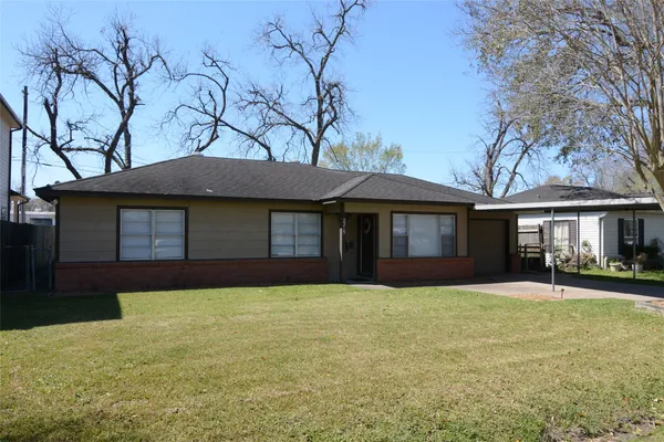 $1,950 | 2215 Silverbonnet Street, Houston, TX 77055