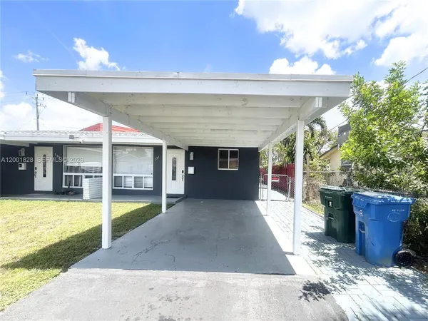 $2,400 | 131 Northwest 57th Street, Unit 131, Oakland Park, FL 33309