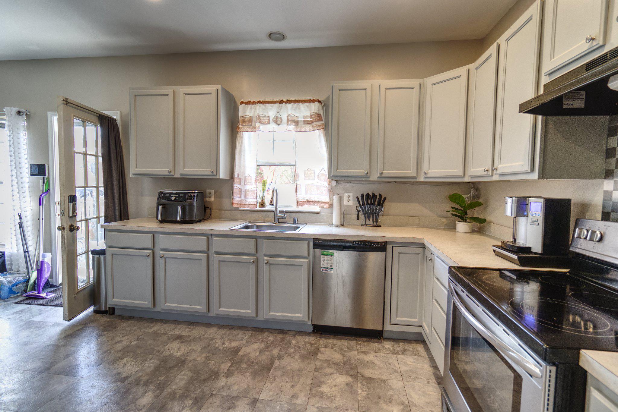 215 Seamaster Road Essex, MD 21221 - Photo 12 of 40
