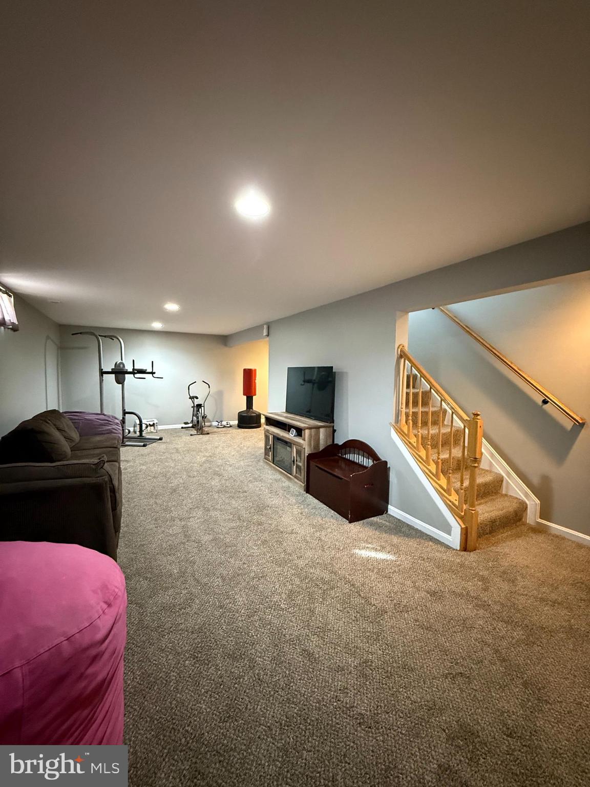 215 Seamaster Road Essex, MD 21221 - Photo 23 of 34 a living room with furniture