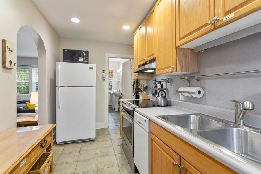 15657 Lakeshore Road, Unit 15 Union Pier, MI 49129 - Photo 7 of 19 07_15657LakeshoreRd_Unit15_177001_Kitche