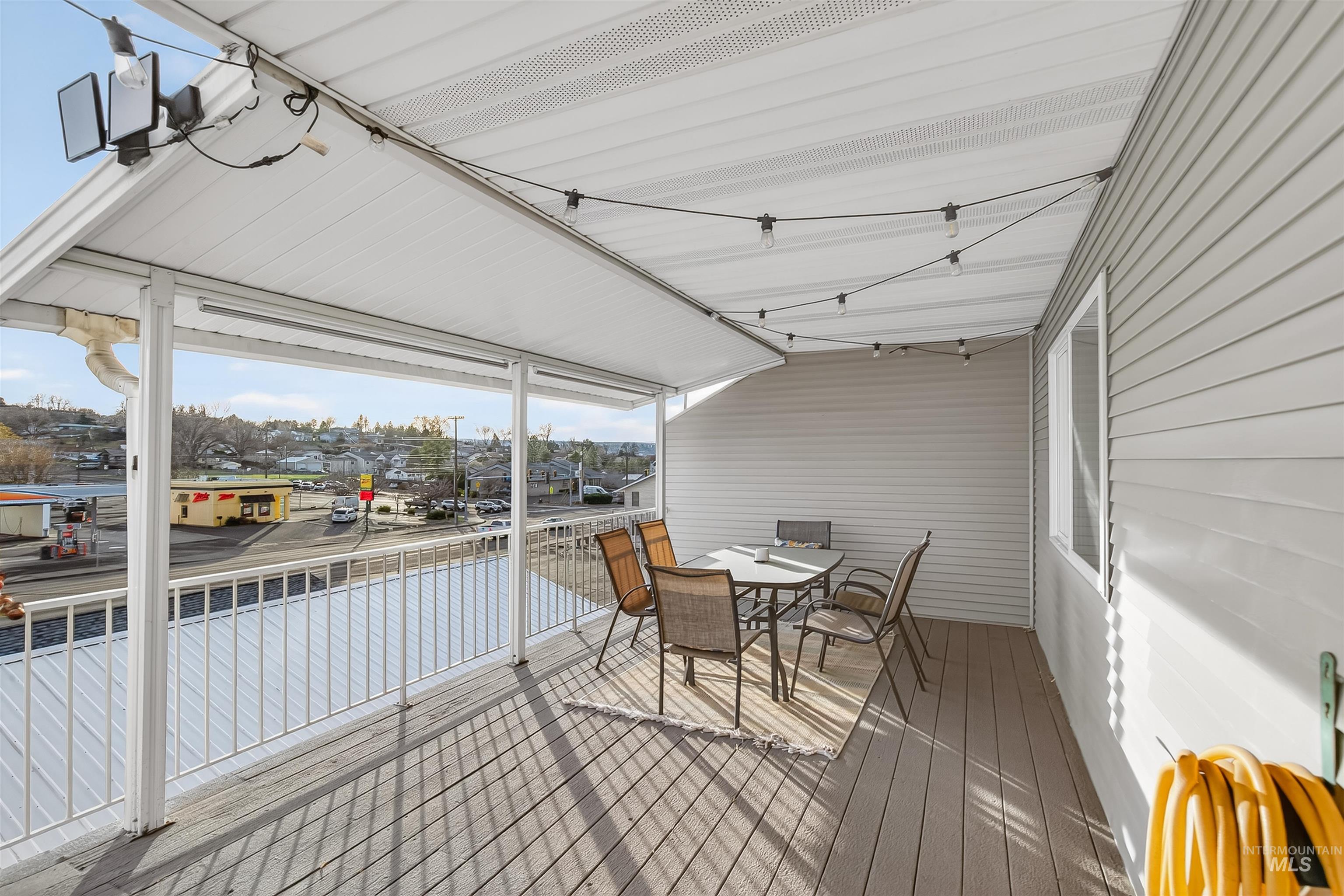 822 15th Avenue Lewiston, ID 83501 - Photo 38 of 44 View of sunroom