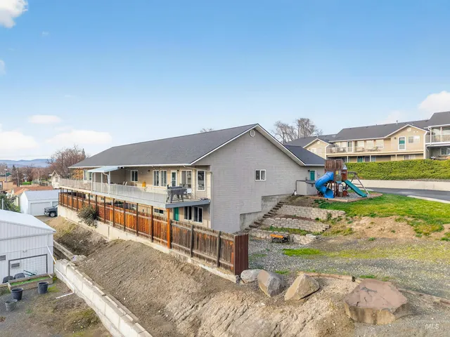 $399,000 | 822 15th Avenue, Lewiston, ID 83501