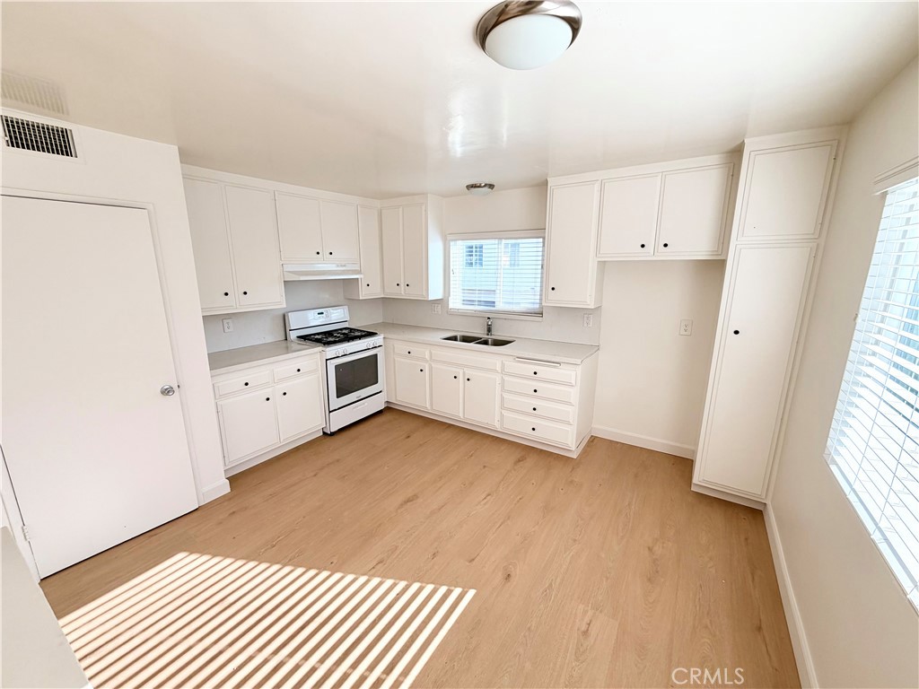 313 West Avenida Palizada, Unit C San Clemente, CA 92672 - Photo 2 of 6