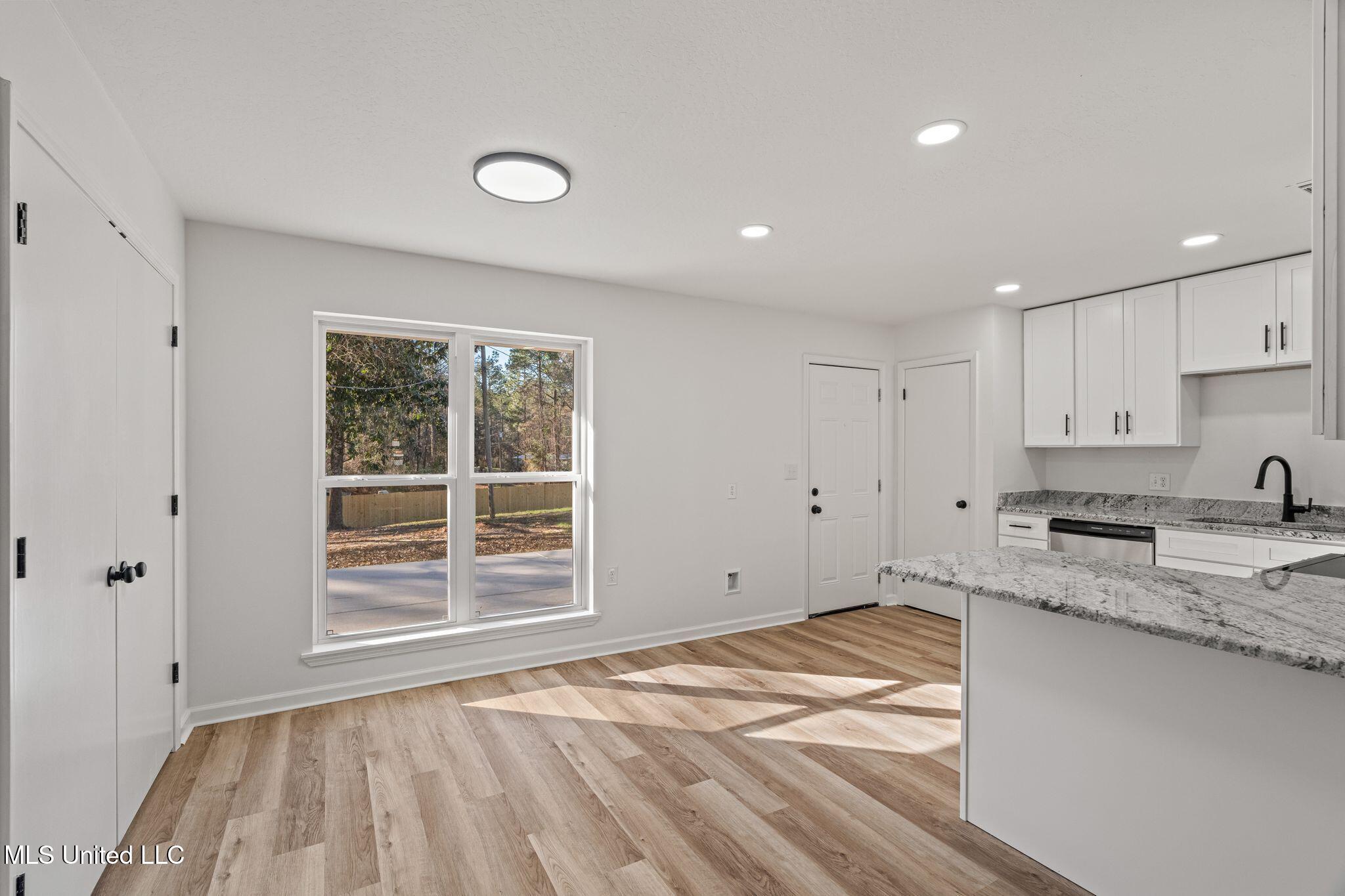 1013 Parker Road Hattiesburg, MS 39402 - Photo 11 of 32 1013_Parker_Rd-11