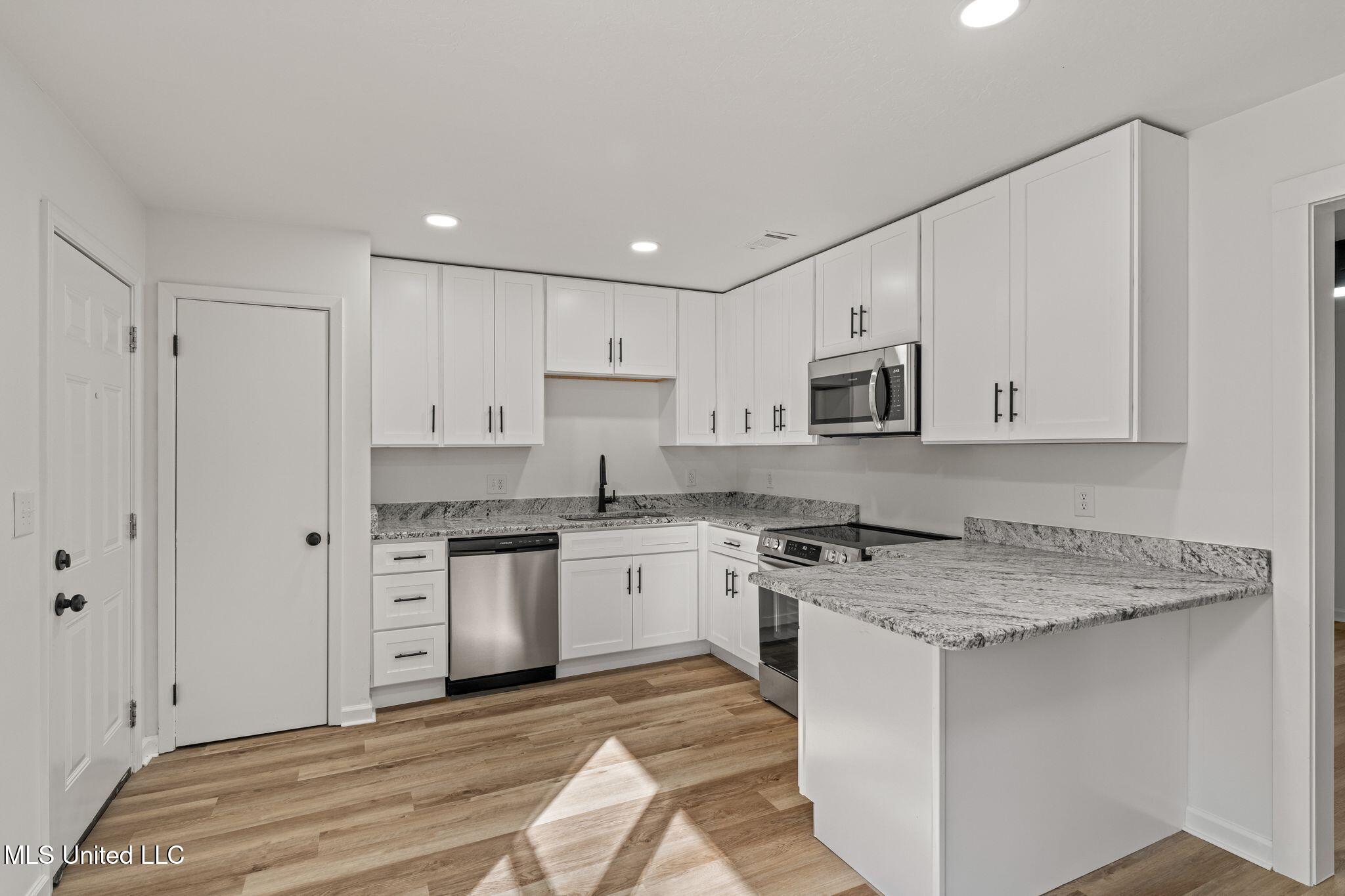 1013 Parker Road Hattiesburg, MS 39402 - Photo 13 of 32 1013_Parker_Rd-13