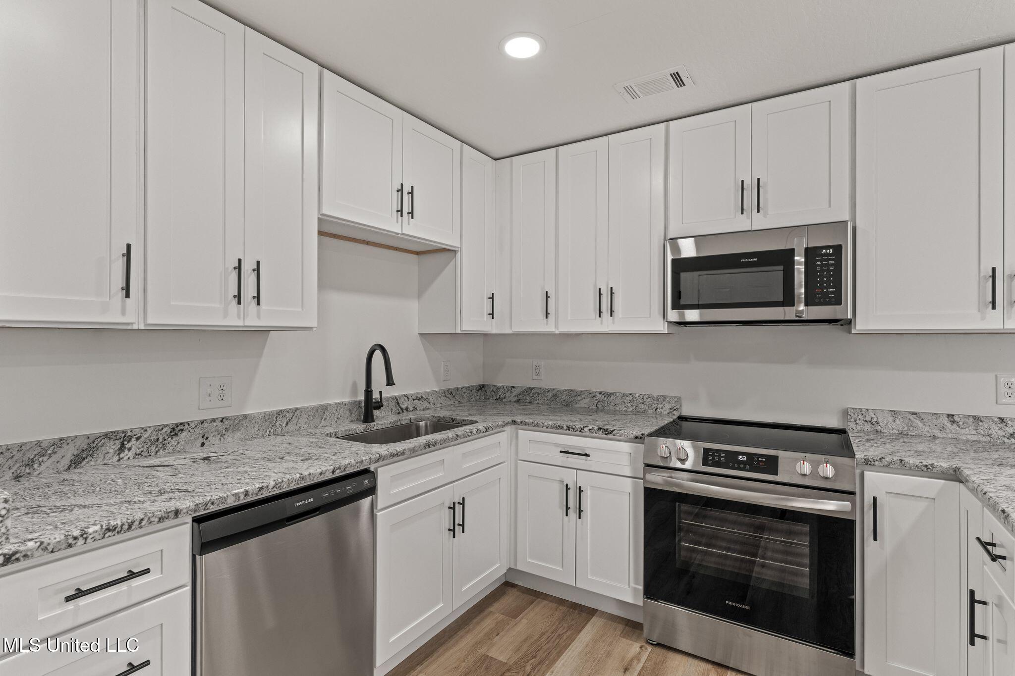 1013 Parker Road Hattiesburg, MS 39402 - Photo 14 of 32 1013_Parker_Rd-14