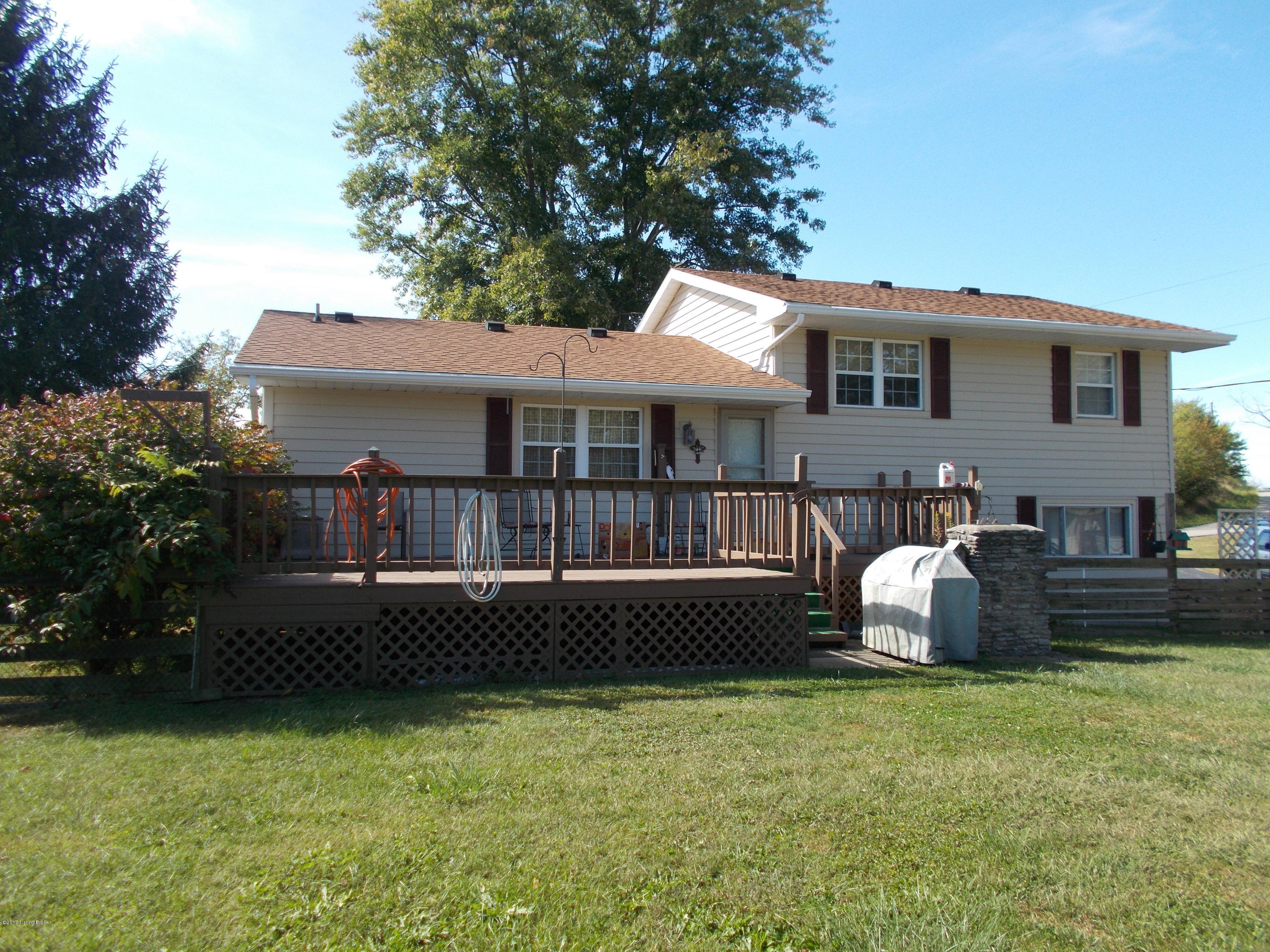 2799 Mound Hill Road Carrollton, KY 41008 - Photo 4 of 72 Back view and decking