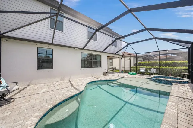 $640,000 | 19369 Nearpoint Drive, Venice, FL 34292