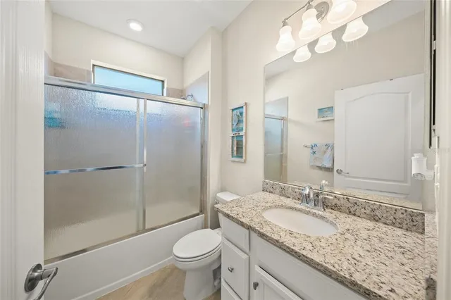 $640,000 | 19369 Nearpoint Drive, Venice, FL 34292