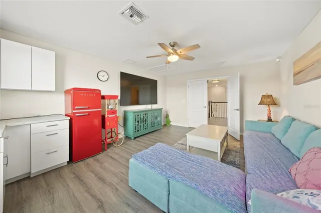 $640,000 | 19369 Nearpoint Drive, Venice, FL 34292