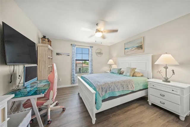 $640,000 | 19369 Nearpoint Drive, Venice, FL 34292