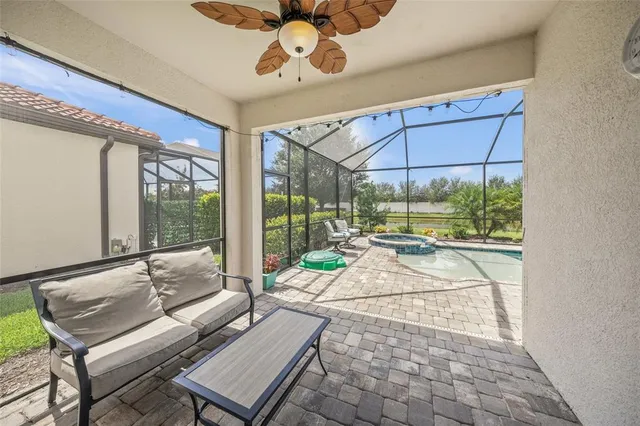 $640,000 | 19369 Nearpoint Drive, Venice, FL 34292