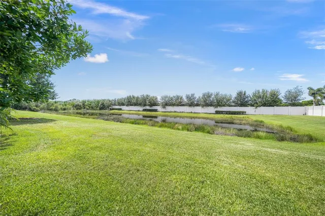 $640,000 | 19369 Nearpoint Drive, Venice, FL 34292