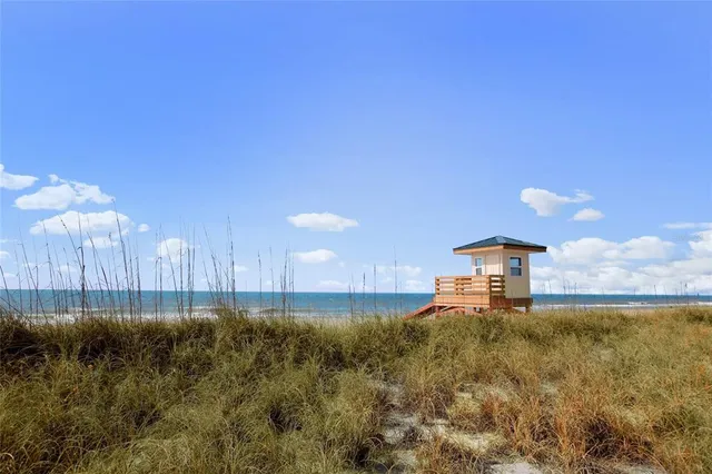 $640,000 | 19369 Nearpoint Drive, Venice, FL 34292