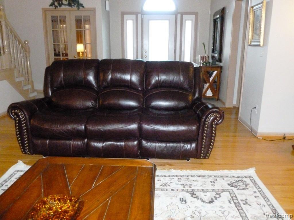 46444 Fairwind Road Macomb, MI 48044 - Photo 9 of 29 P1030353.greatroom4