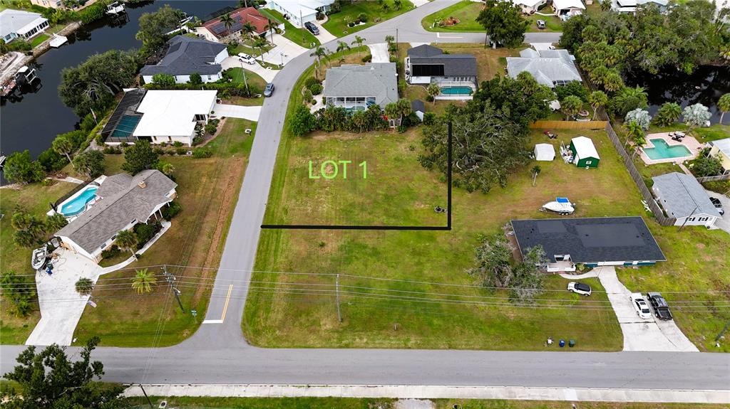 Bonito Avenue Nokomis, FL 34275 - Photo 3 of 6 an aerial view of a yard