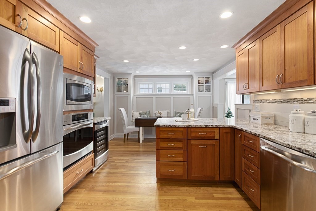 16 Saunders Road Lynnfield, MA 01940 - Photo 10 of 33 Gallery Image 10