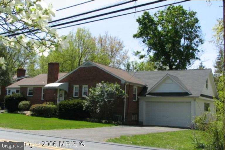 6439 Old Chesterbrook Road McLean, VA 22101 - Photo 1 of 5 Exterior (Main)