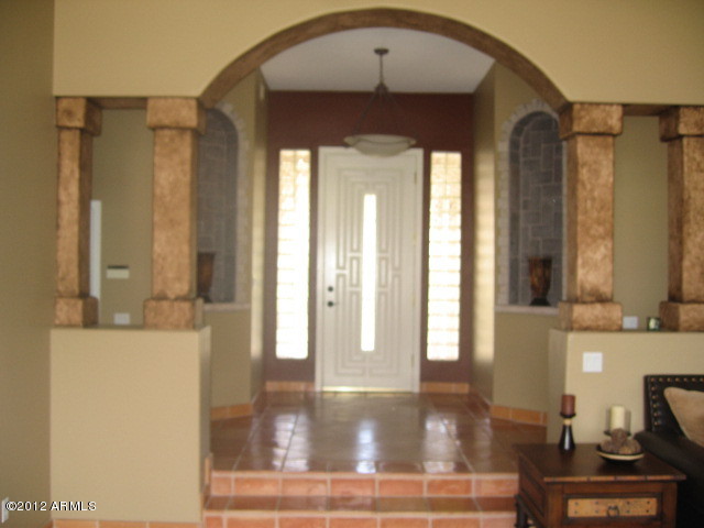 1614 East Hearn Road Phoenix, AZ 85022 - Photo 14 of 18 Entry