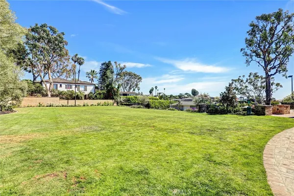 $39,000 | 4 South Vista De La Luna, Laguna Beach, CA 92651