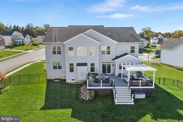 a view of a house with a big yard