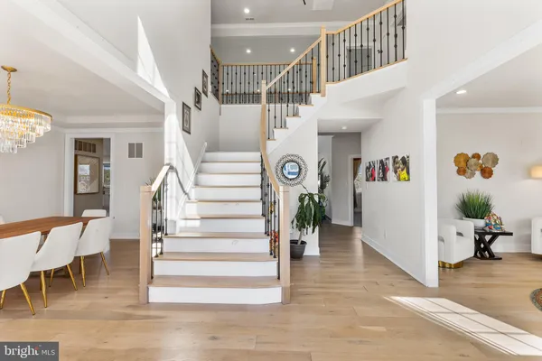 a view of entryway and hall