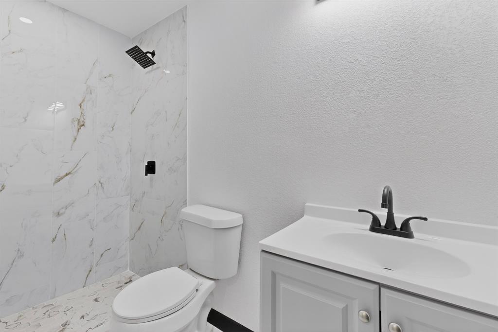 1624 Houghton Road Dallas, TX 75217 - Photo 23 of 40