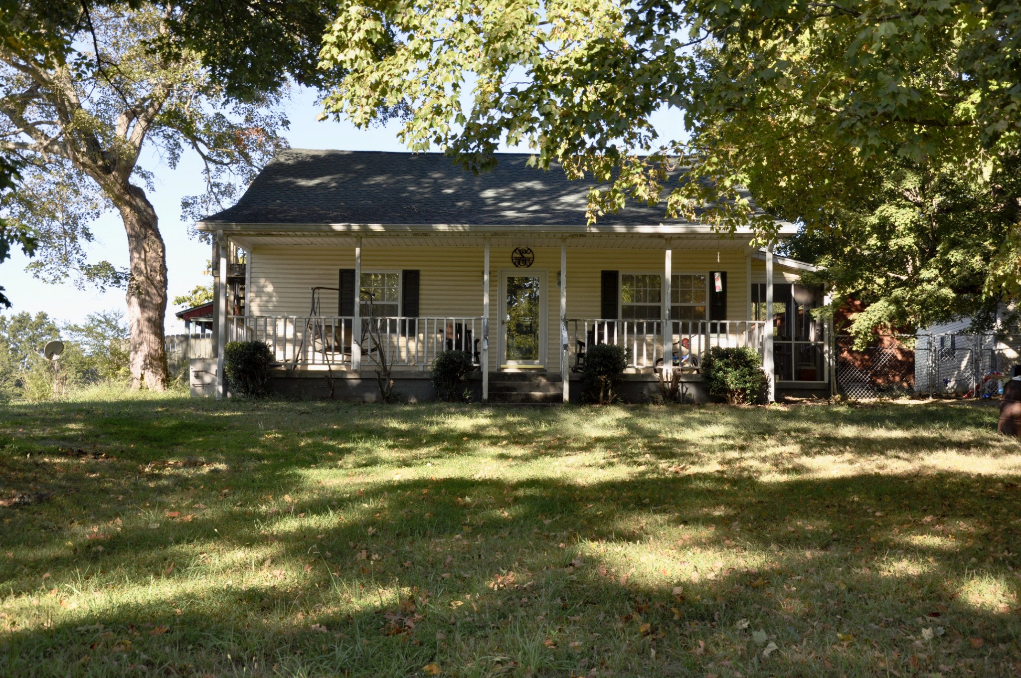 4168 Roy Cole Road Springfield, TN 37172 - Photo 1 of 31 a view of a fountain in front of house