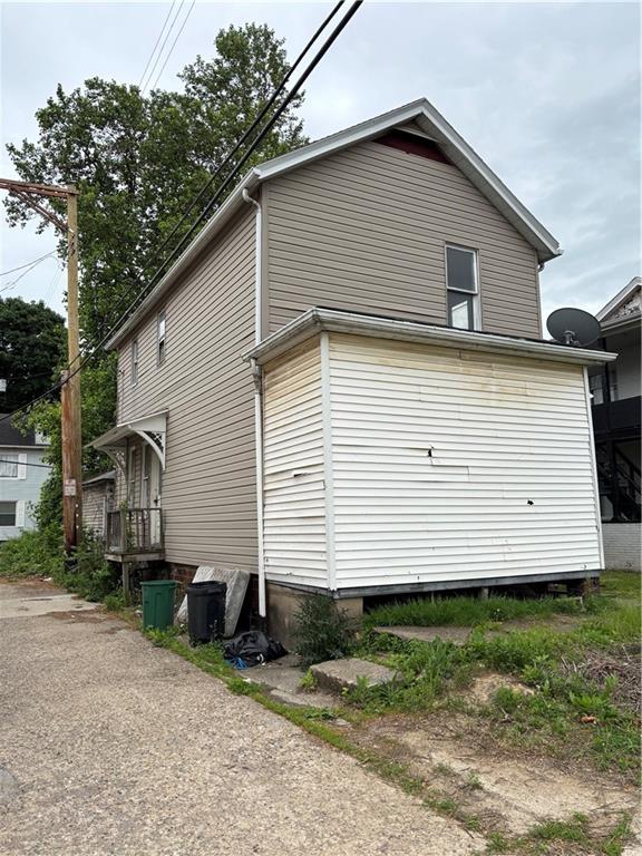306 Park Road Ambridge, PA 15003 - Photo 22 of 43 a view of a house with a yard