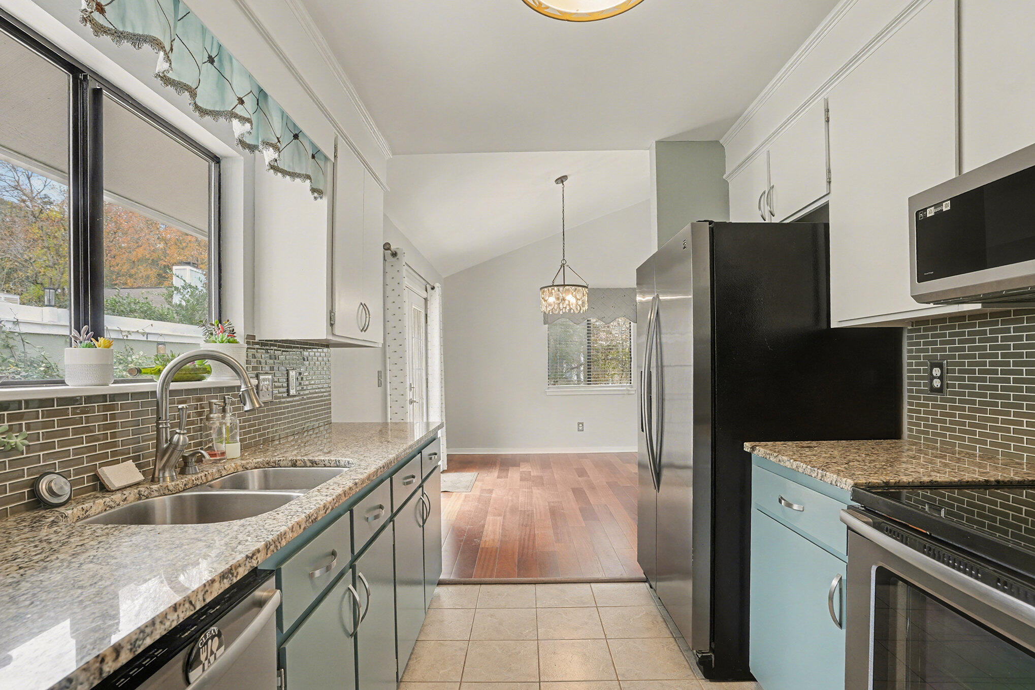 1131 Daffodil Lane Mount Pleasant, SC 29464 - Photo 14 of 36 014_dsc07701_956