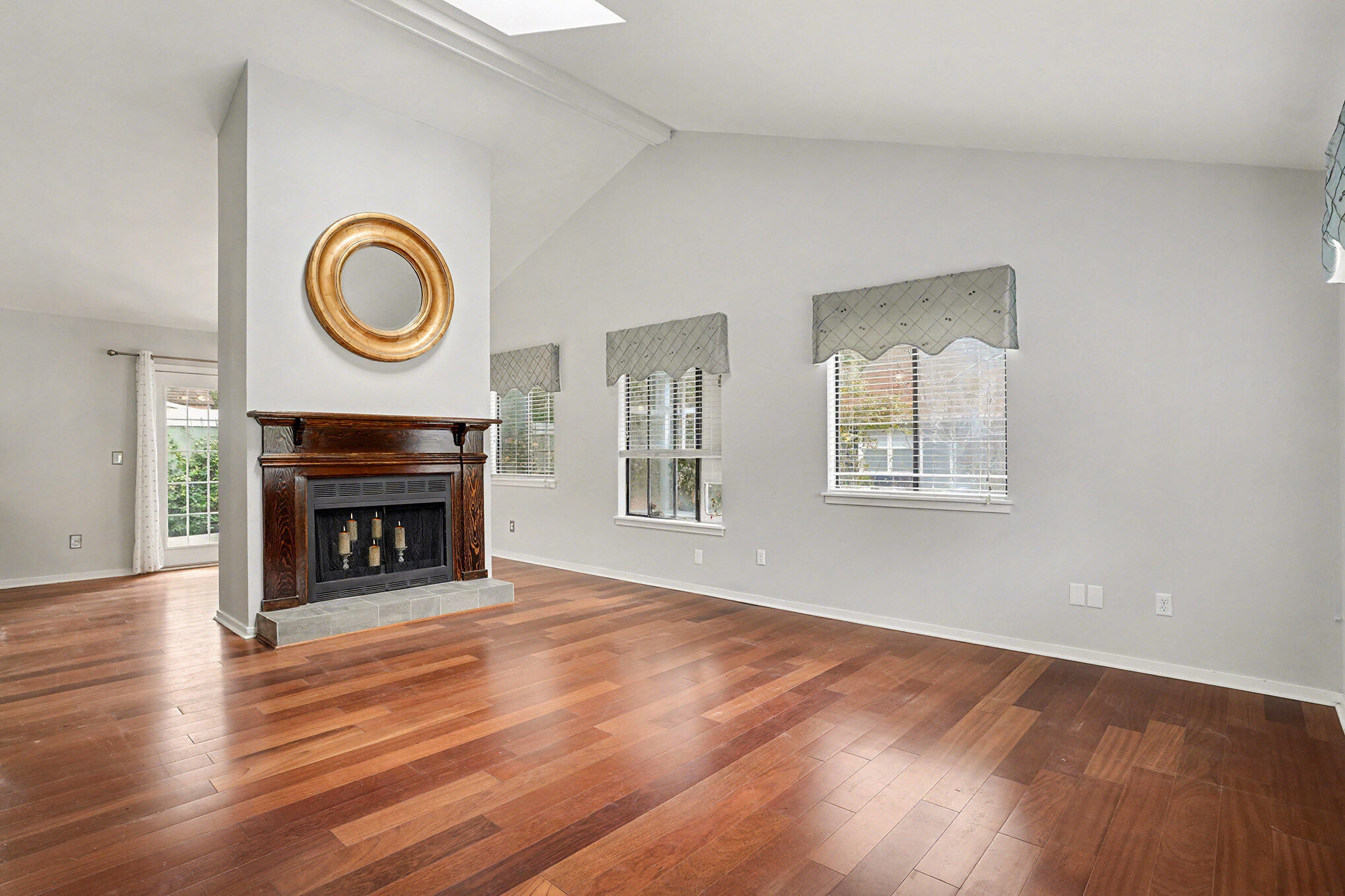 1131 Daffodil Lane Mount Pleasant, SC 29464 - Photo 6 of 36 006_dsc07661_984