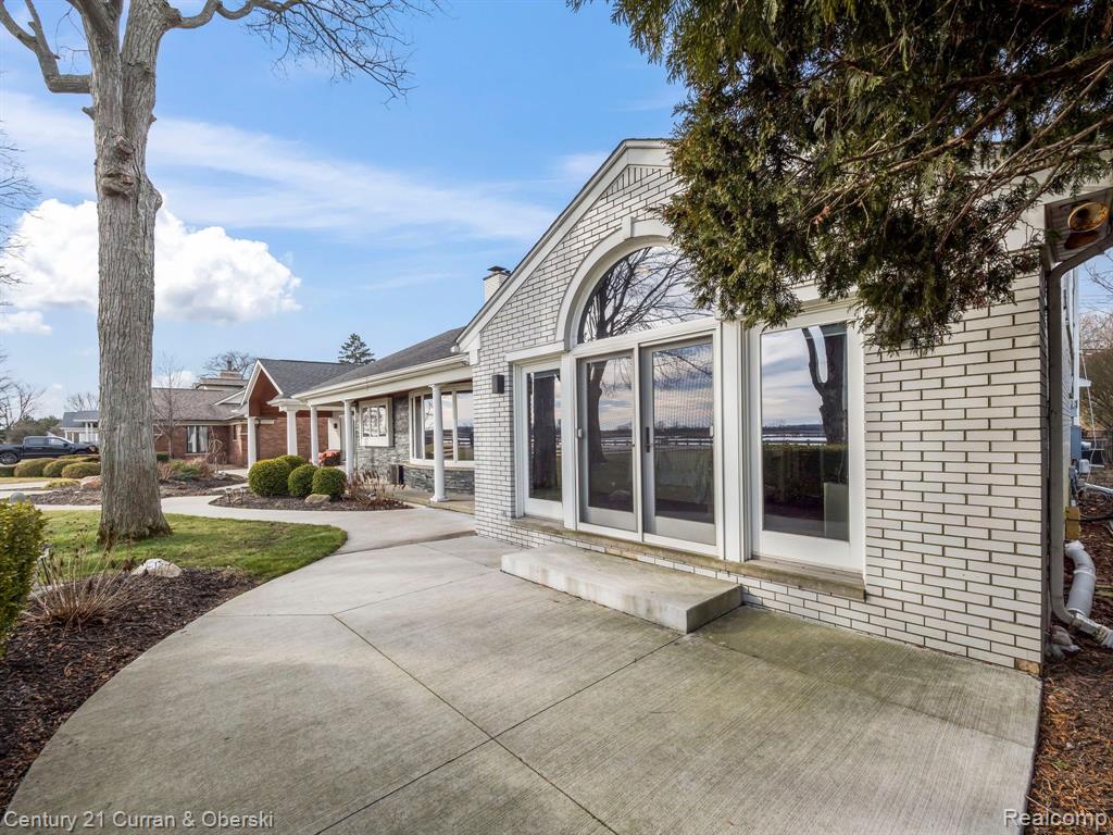 23722 East River Road Grosse Ile, MI 48138 - Photo 33 of 38