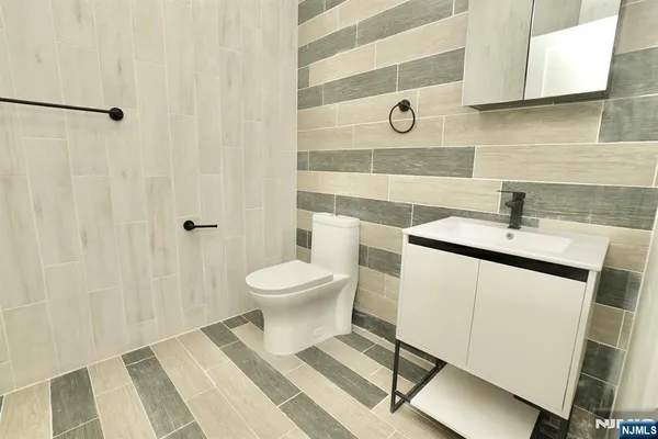 $2,200 | 536-540 Central Avenue, Unit 401, Newark, NJ 07107
